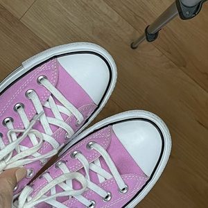 Pink converse